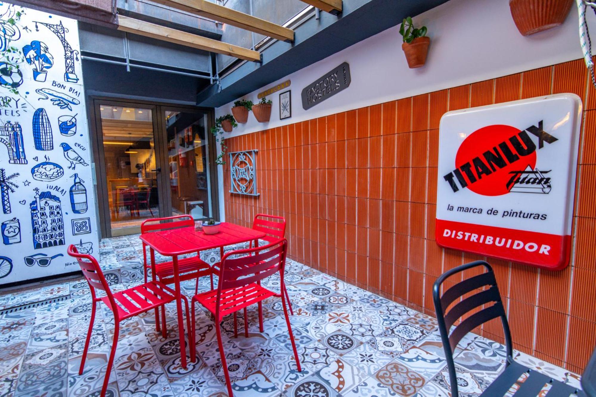 Factory Hostels Barcelona Exterior photo
