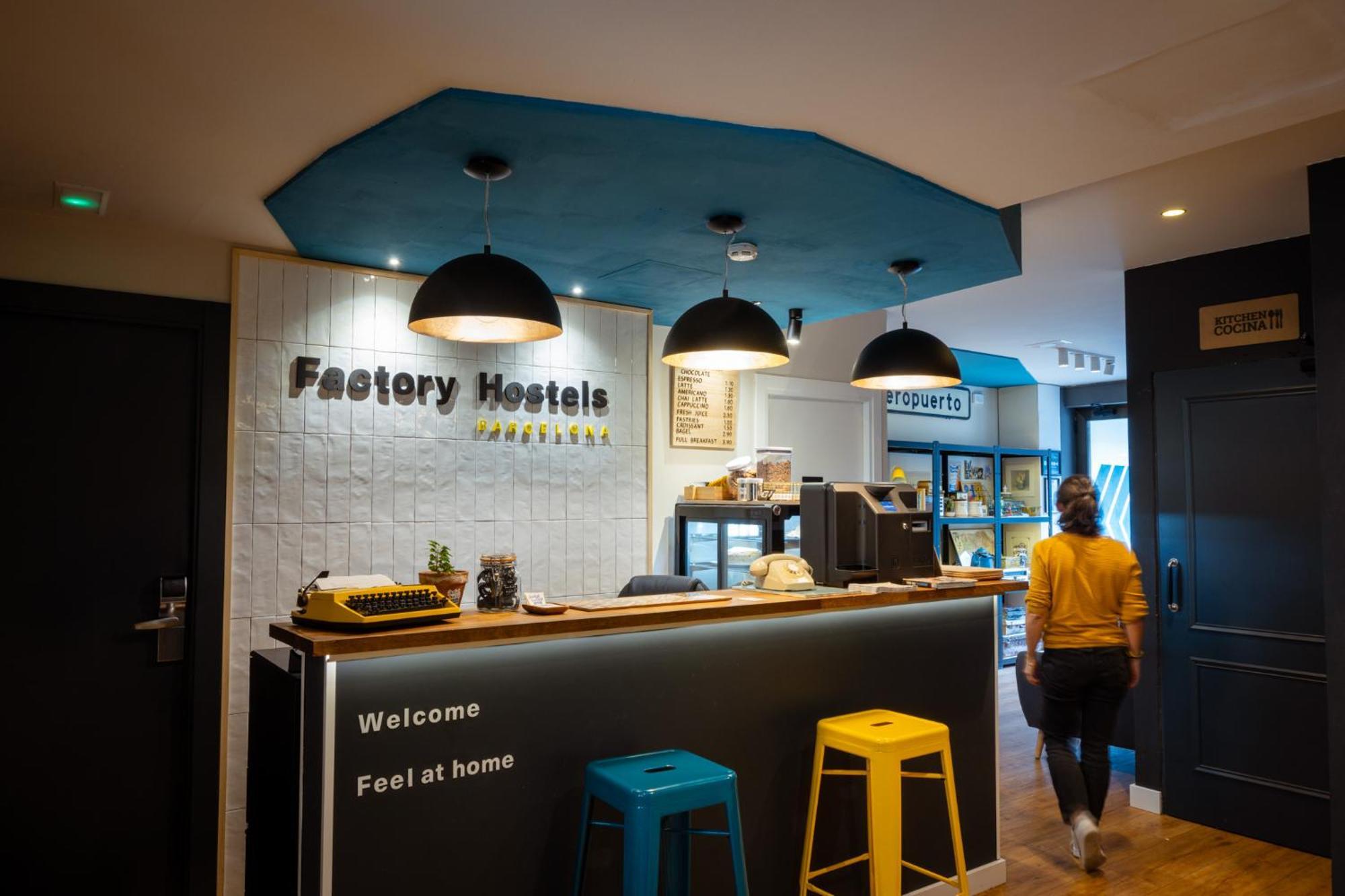 Factory Hostels Barcelona Exterior photo